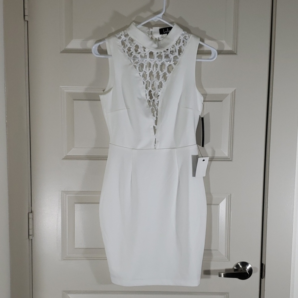 NEW gorgeous white dress with lace-like top